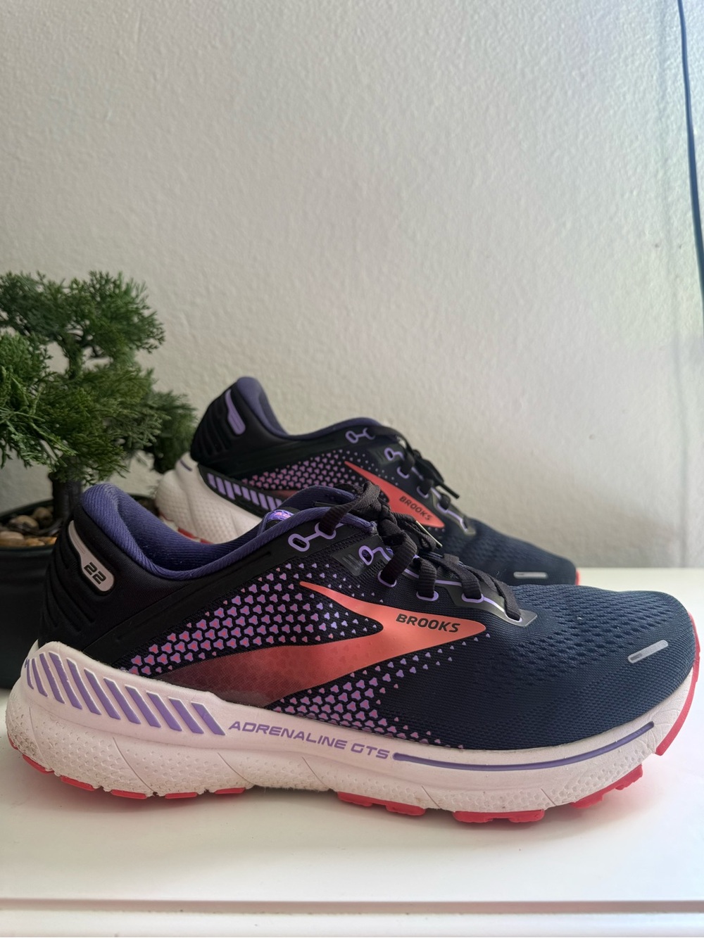 Brooks Adrenaline 22 women size 11 Navy Purple Pink Women's Running Shoes
